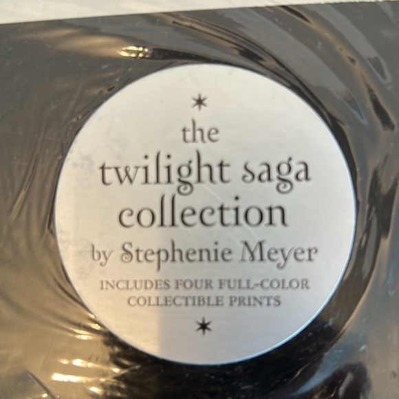 The Twilight Saga Collection 4 Books - Picture 4 of 12